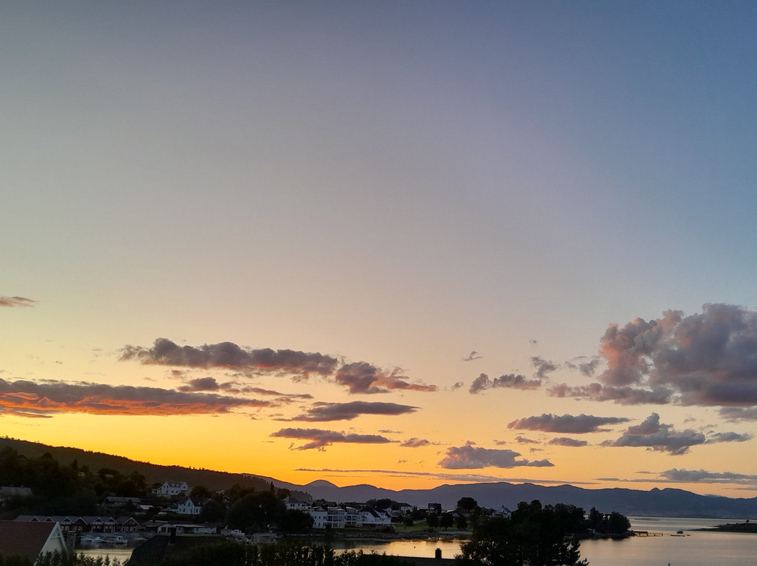 Vestnes Fjord Hotel主图