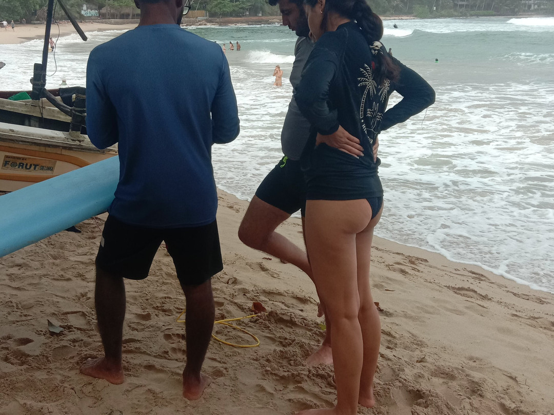 Hiriketiya Love Hiri Surf School-迪克韦勒必去景点