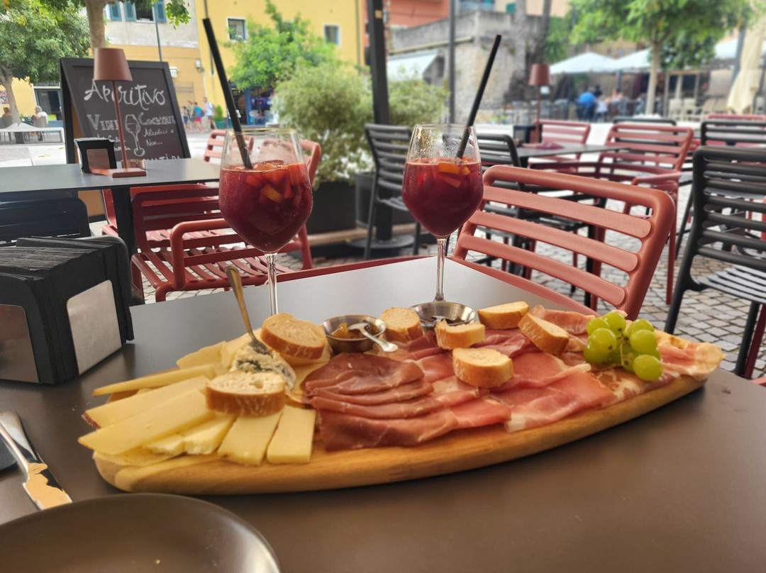 Grapes Enoteca - Winebar