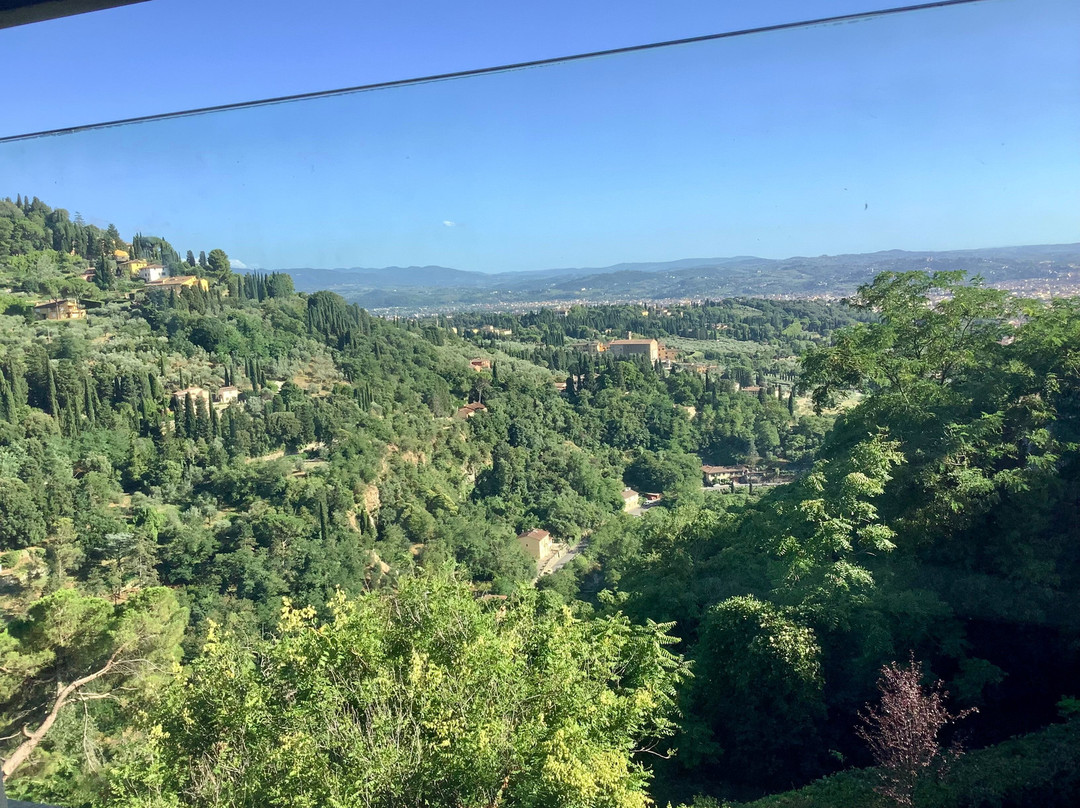 伊登岩石度假酒店主图