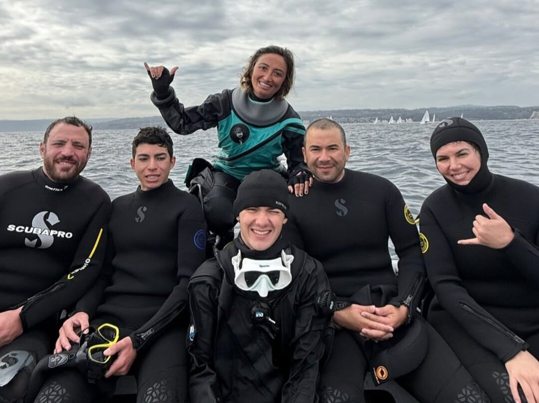 Cinco Oceanos Dive Center-Algarrobo必去景点