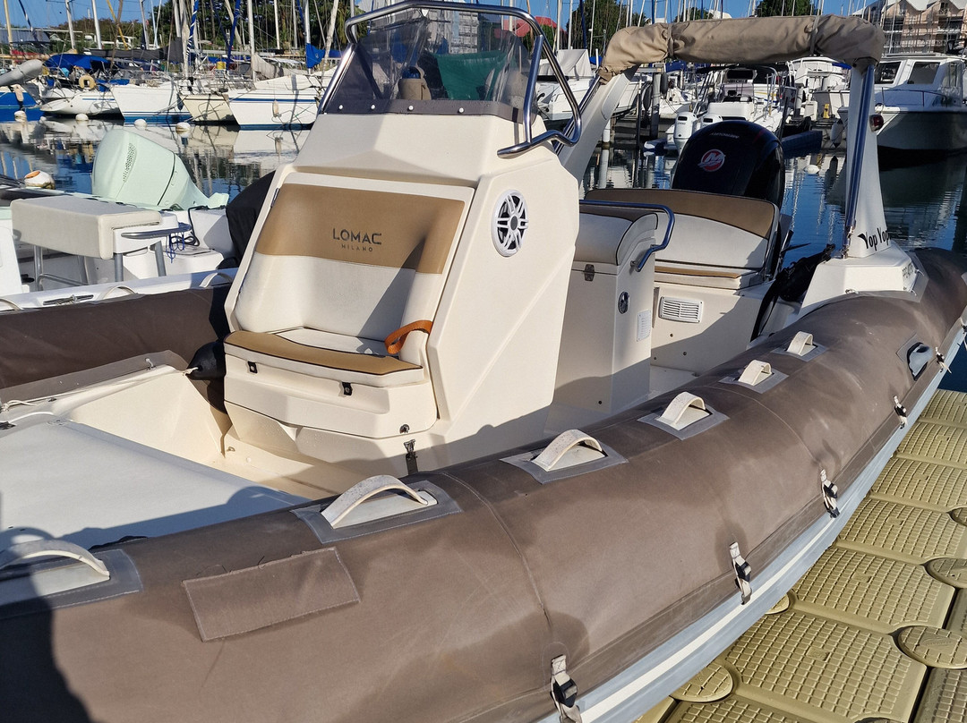 Blue Boat Rental-Gourbeyre必去景点