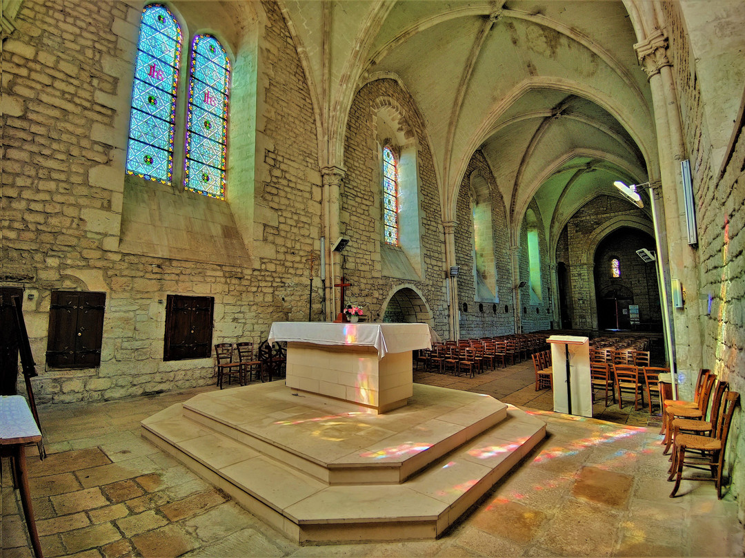 Saint-Sauvant旅游景点-Eglise Saint-Maixent