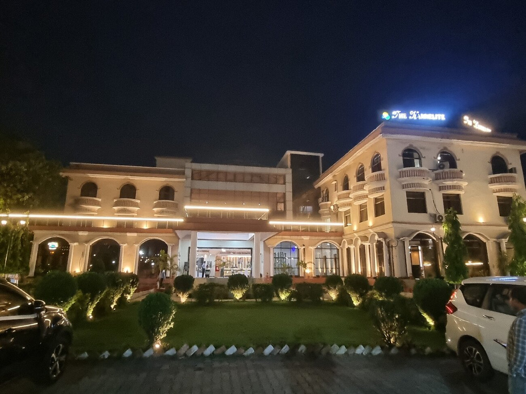 MJ Club- Bar & Grill (By The Kannelite)