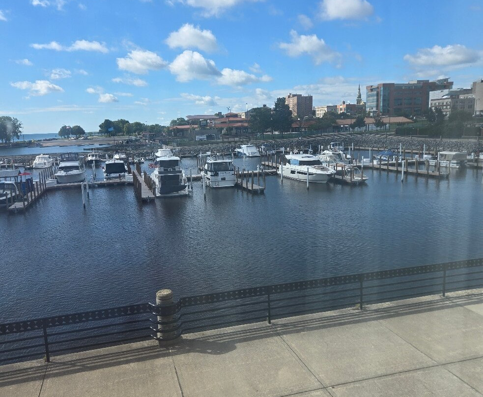 Doubletree By Hilton Racine Harbourwalk主图