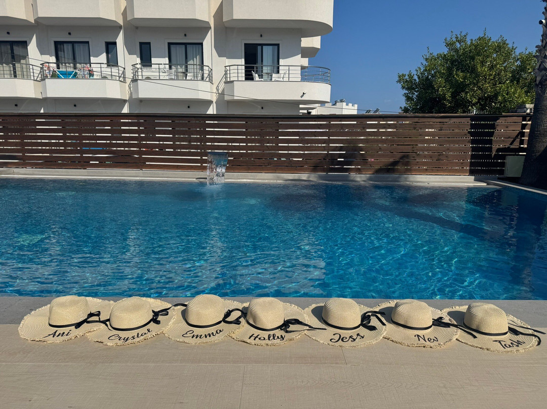 Blue Water Hotel主图