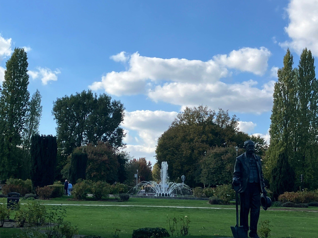 Ebenezer Howard Statue-韦林花园城必去景点