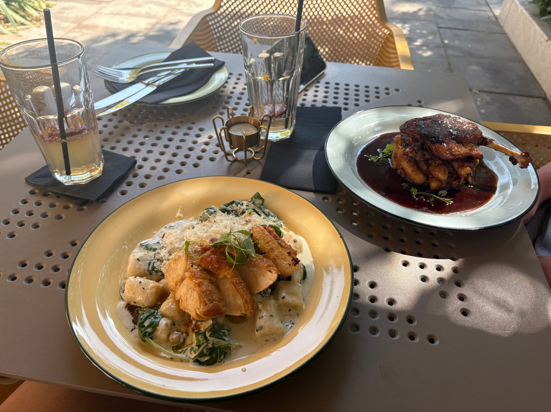 Dabas Deli Bistro