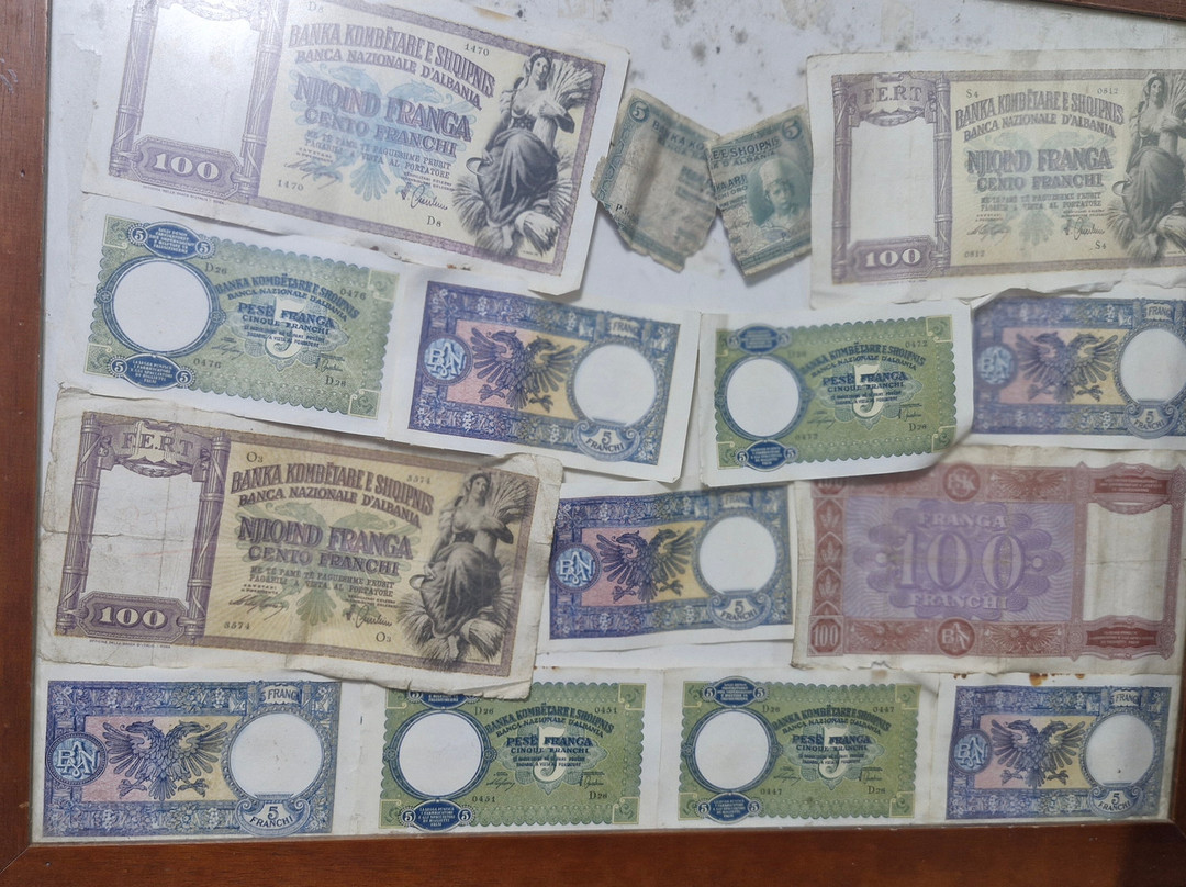 Nostalgia Tunnel-吉诺卡斯特必去景点