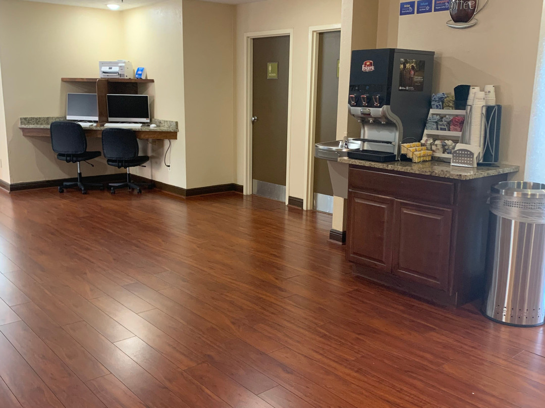 奥本/欧佩利卡贝斯特韦斯特酒店主图