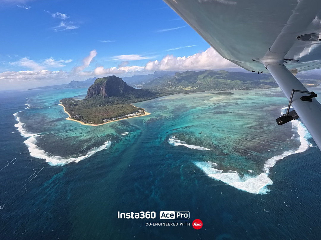 Underwater Waterfall-莫纳山必去景点
