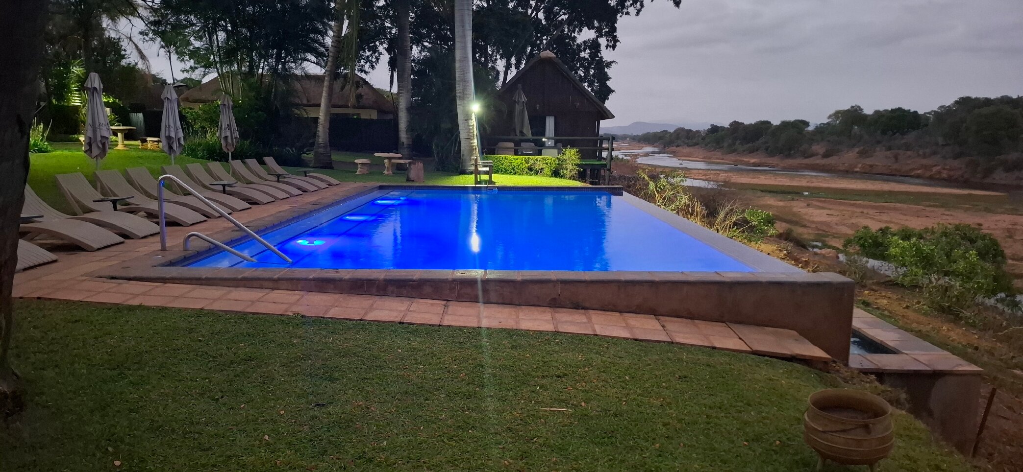 Rio Vista Lodge-官方