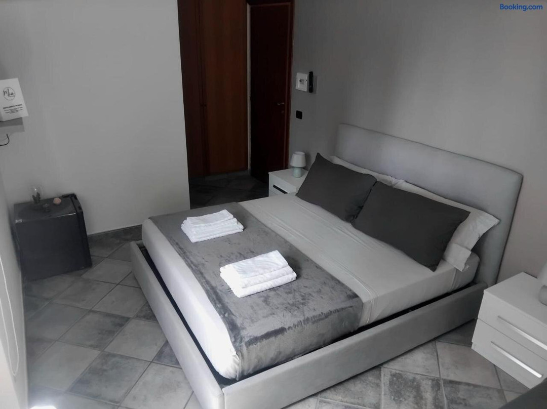 Mia Rooms