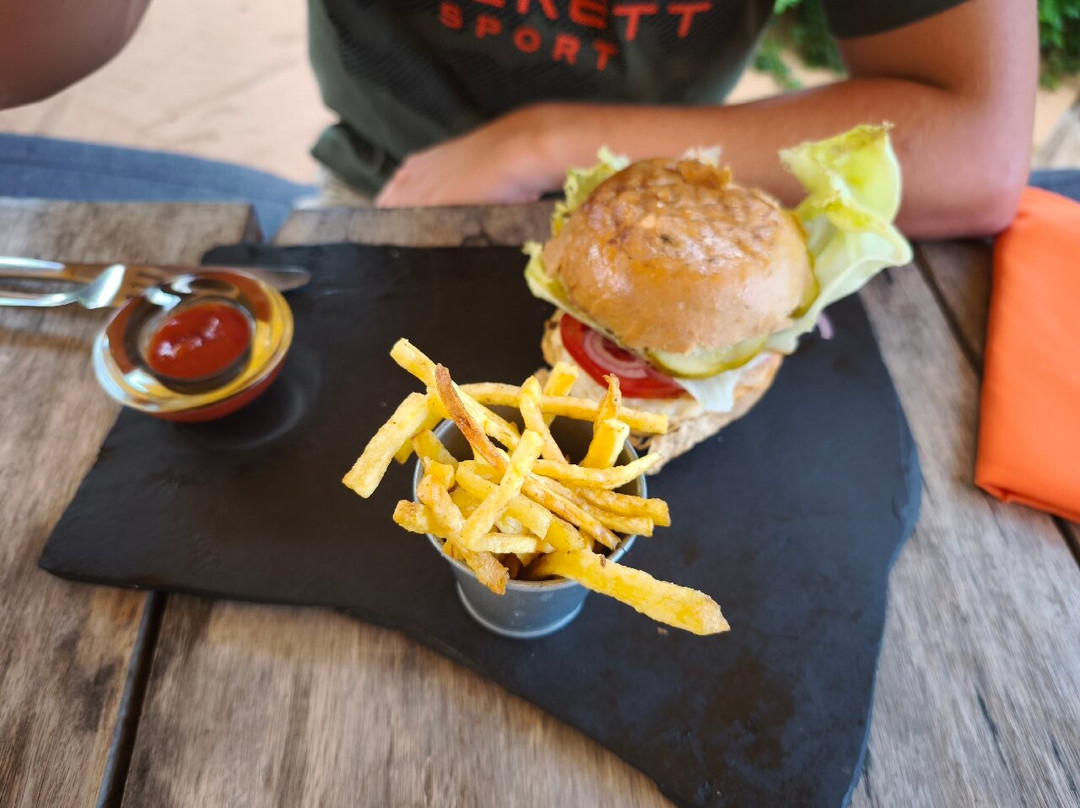 Arnoldi's on the Cliff - Bar & Bites