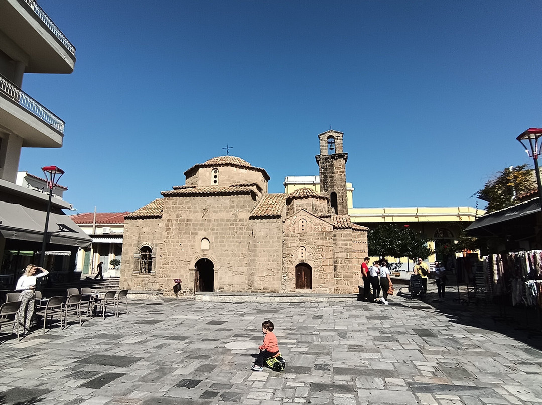 The Church of Agioi Apostoloi-卡拉马塔必去景点