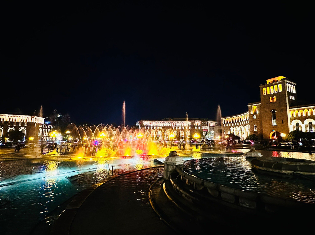 Dancing Fountains-埃里温必去景点