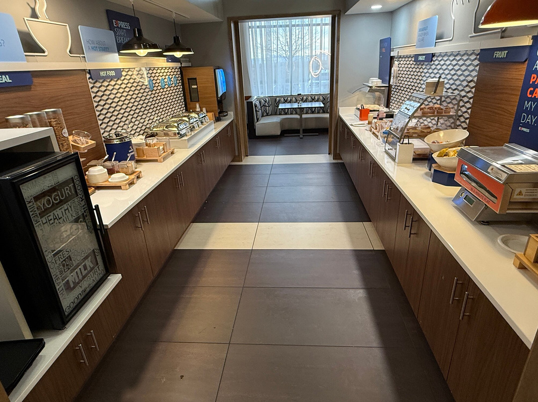 约翰斯敦智选假日酒店主图