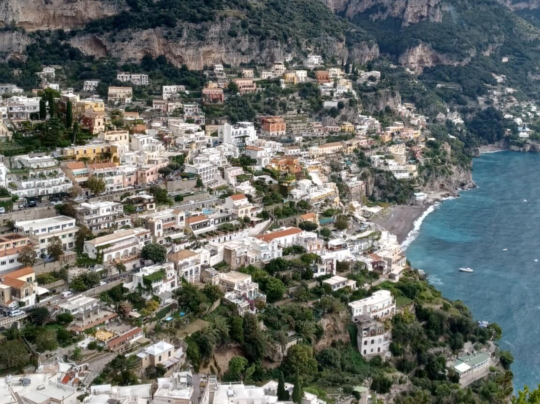 Statua Della Madonna Del Lourdes-波西塔诺必去景点