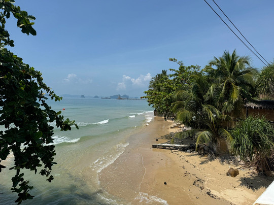 甲米海滩度假村主图