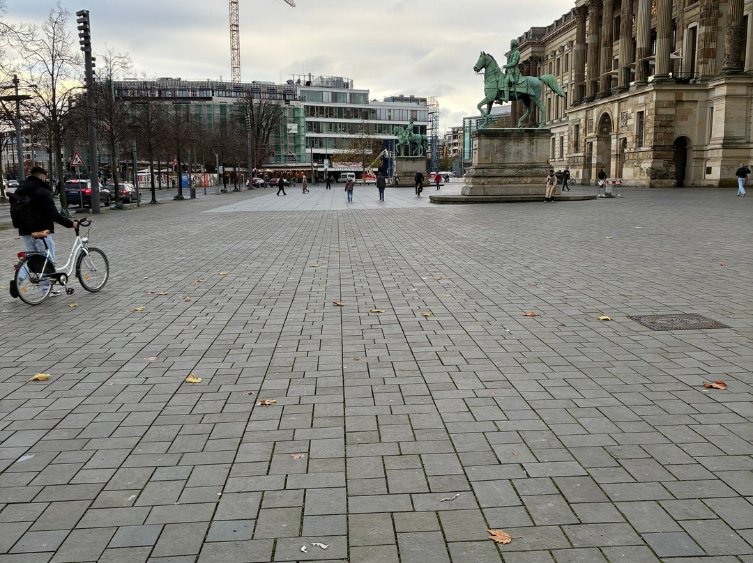 Schlossplatz Braunschweig-布伦瑞克必去景点