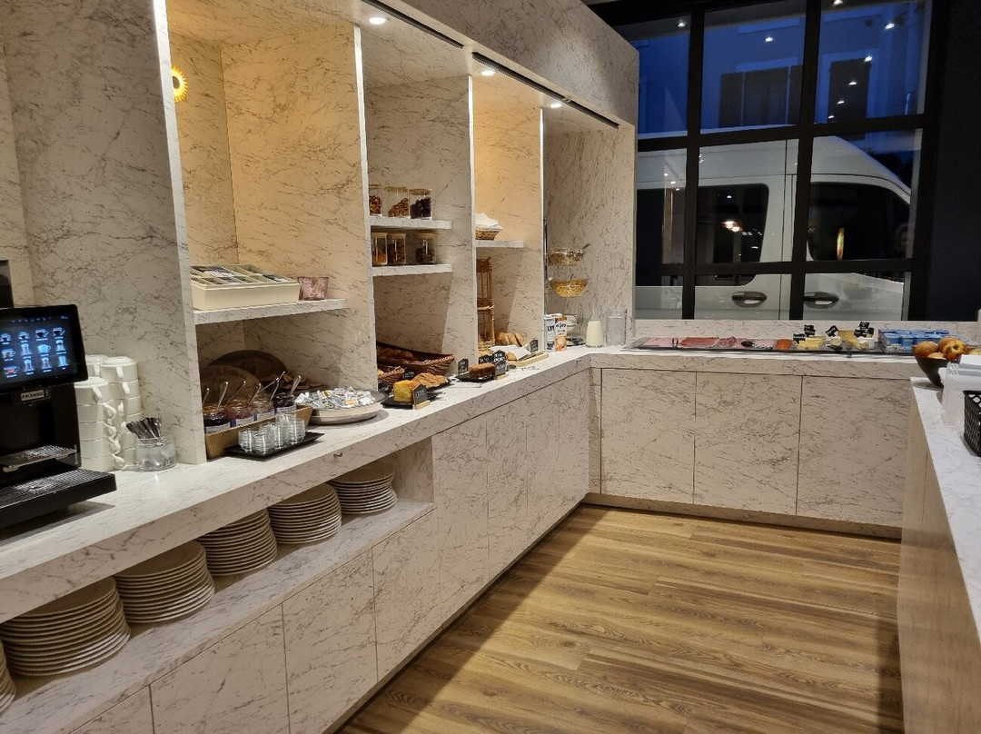 阿罗布罗基酒店主图