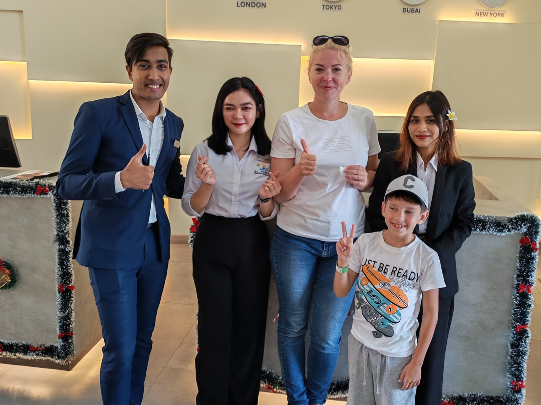 Al Hamra Village Hotel主图