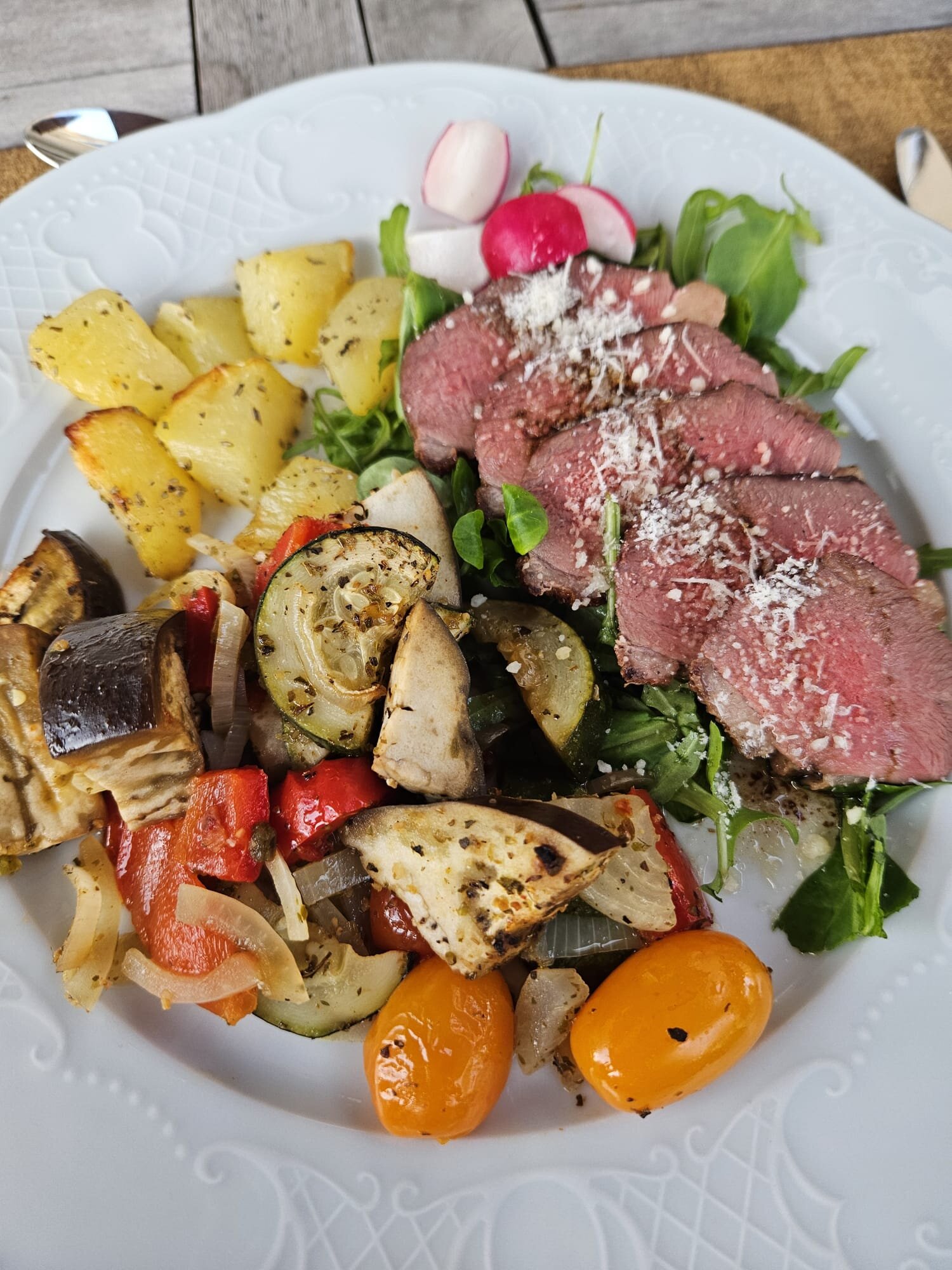 Chambres D'hôtes La Joyeuse-餐饮