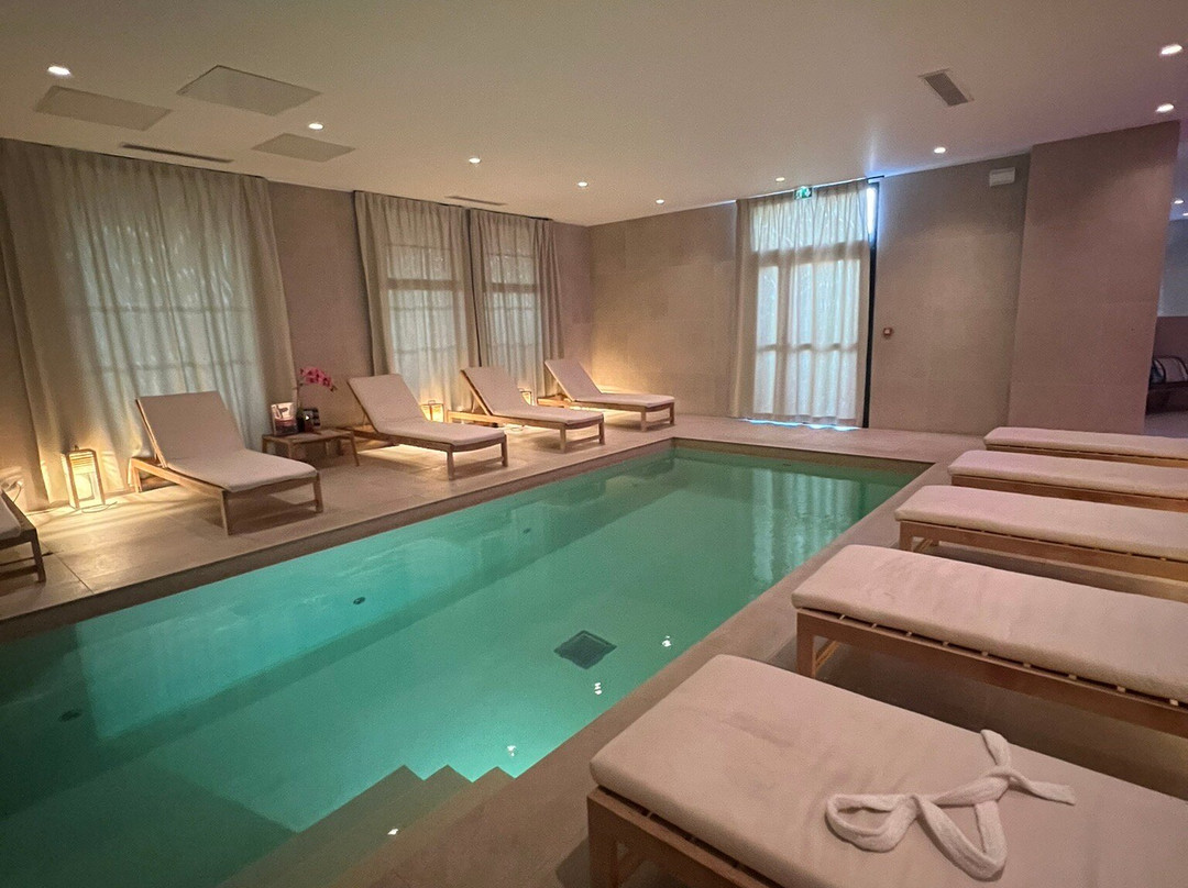 科里亚阿维尼翁库缇娜TGV车站酒店主图