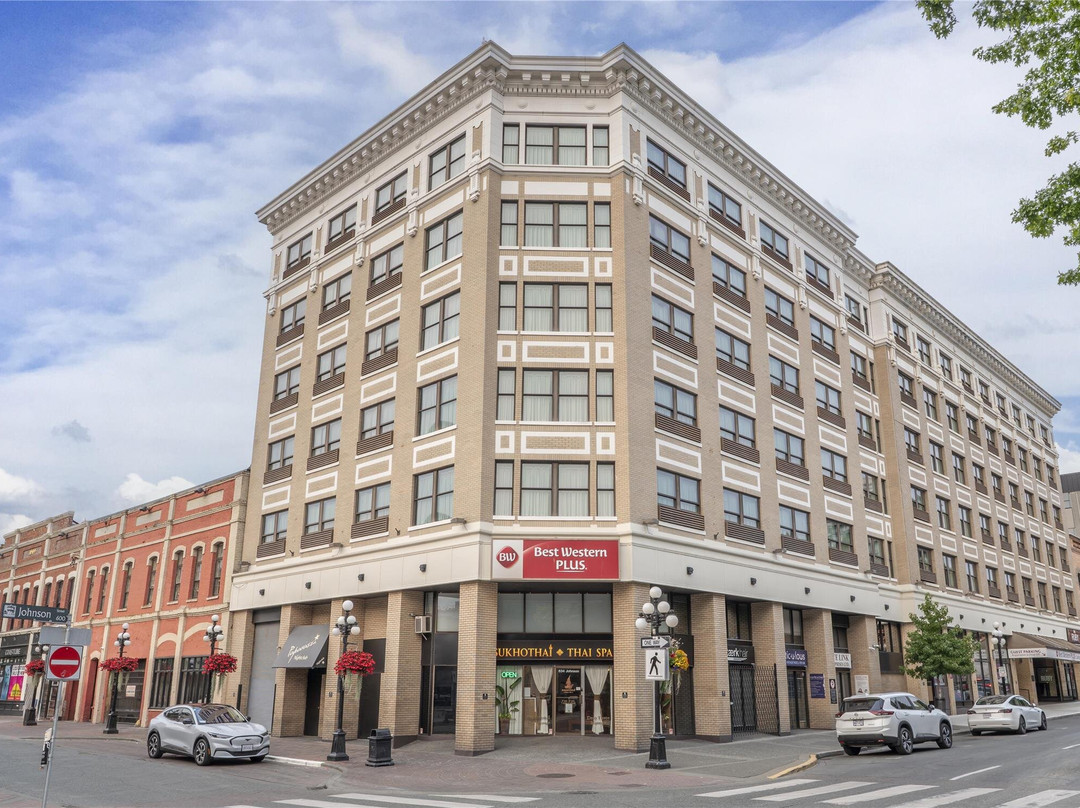 Best Western Plus Carlton Plaza Hotel