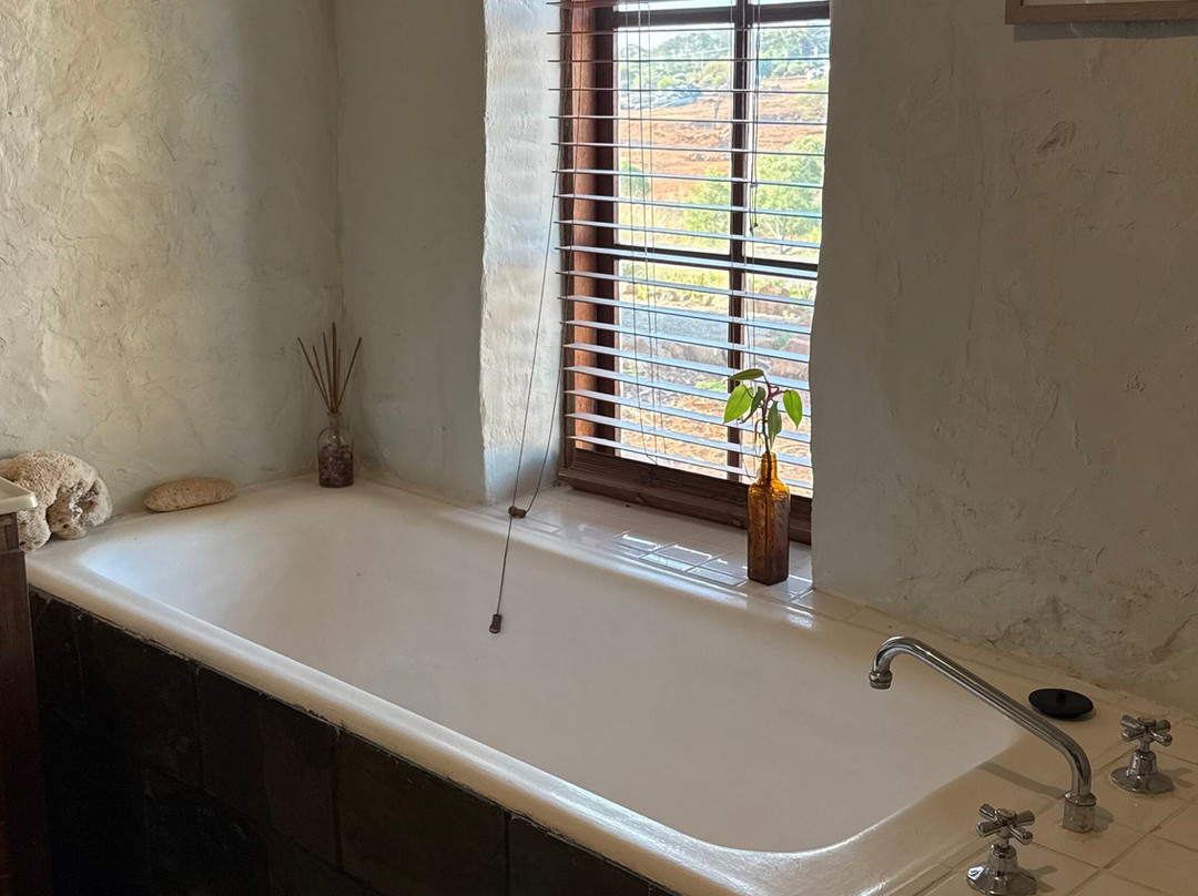 The Long Cottage主图