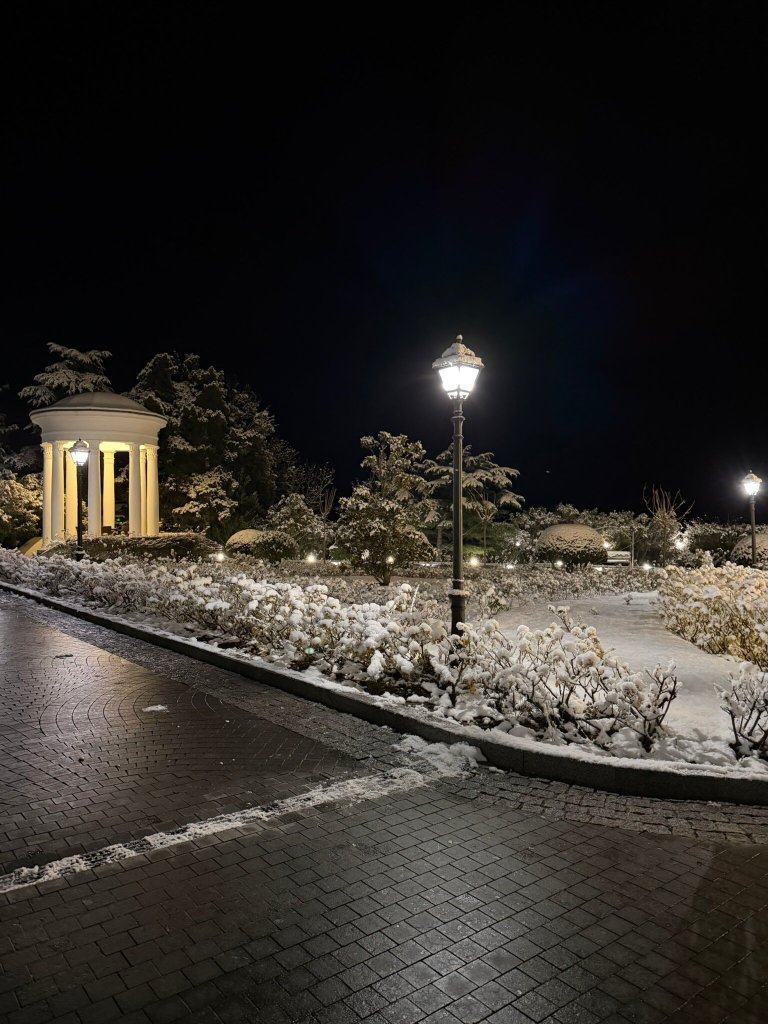 帕米耶广场温泉度假酒店-官方