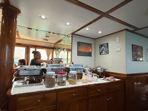 Fragata Yacht-Baltra必去景点