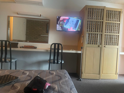 市中心汽车旅馆主图