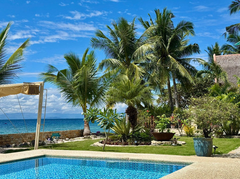 埃莫潜水度假村主图