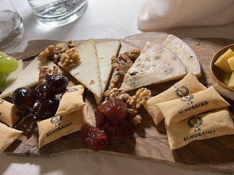 拉阿尔莫雷玛酒店主图