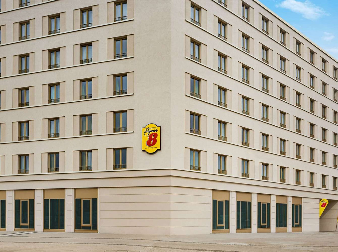 温德姆开姆尼斯速8酒店