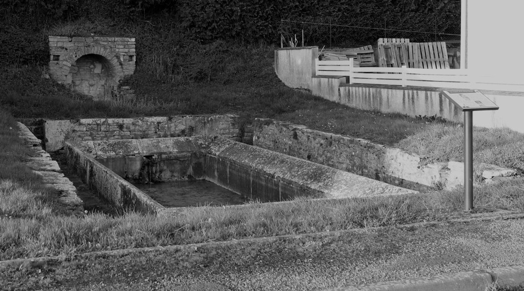 Le lavoir du Chemin des Courses-Crissey必去景点