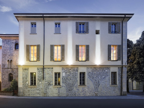 Palazzo Odescalchi-Albiolo必去景点