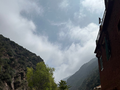 Travel with Aziz-Lalla Takerkoust必去景点