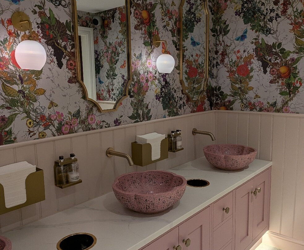 Dewars Restaurant And Rooms主图