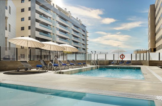 鲁纳德格拉纳达服务大酒店-泳池