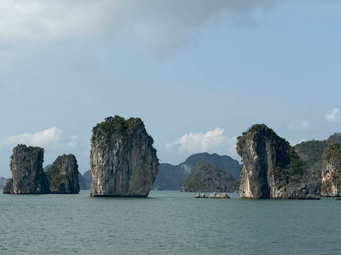 Erina Cruise-下龙湾必去景点