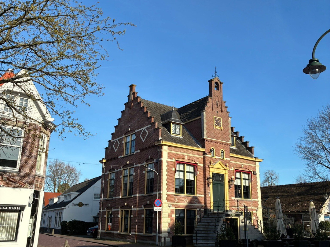 Voormalig raadhuis in Laren-Laren必去景点