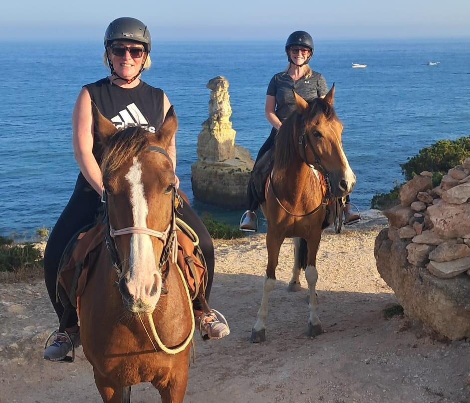 Solid Rocks Algarve Horse Trail Adventures-Porches必去景点
