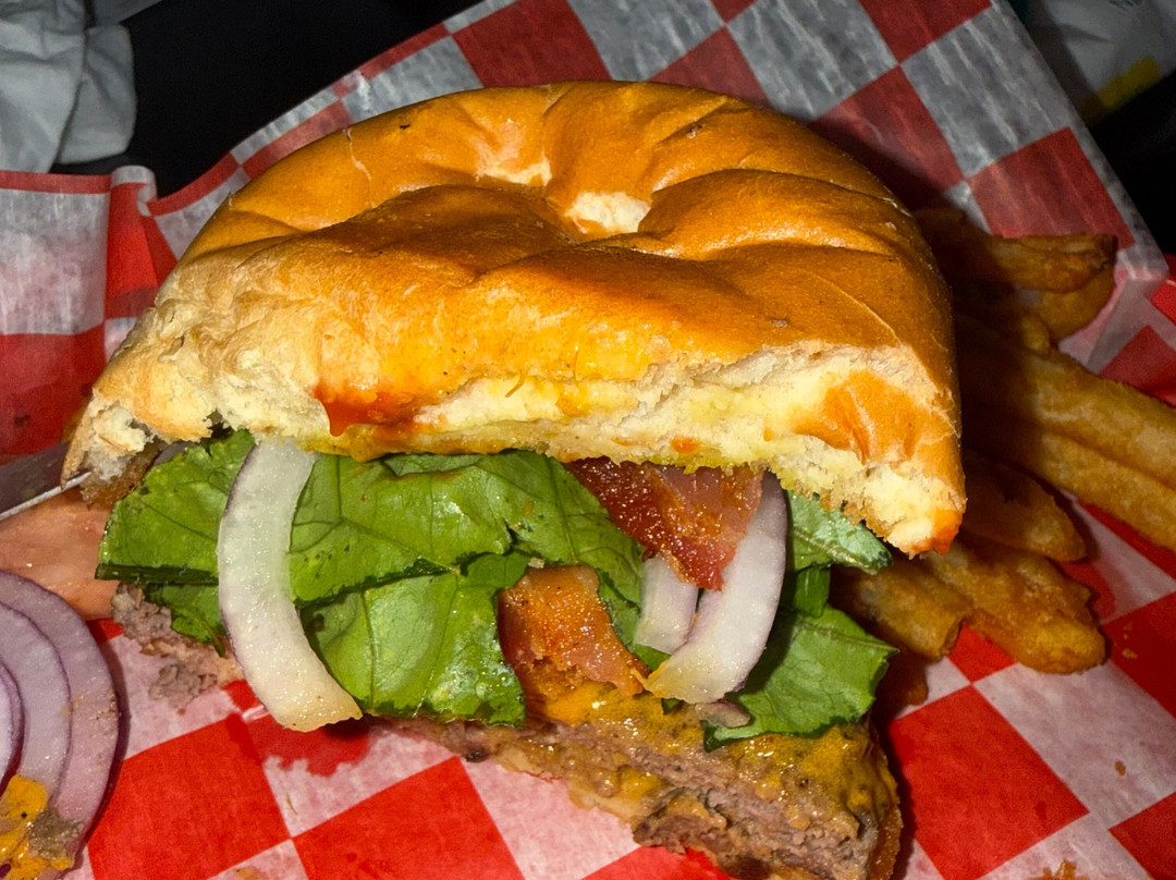 Little Ted's Pub & Grill