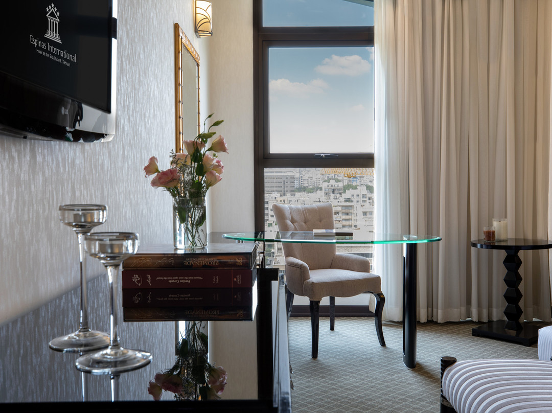 Espinas International Hotel, At The Boulevard主图