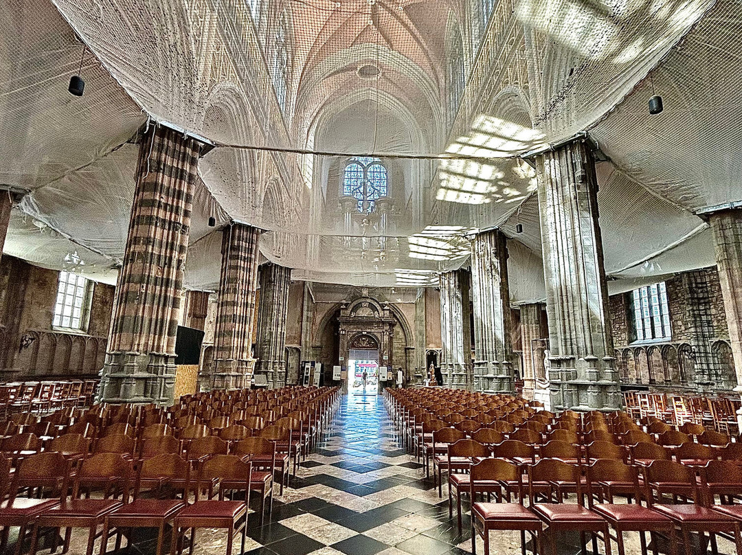 Basilique Saint-Hubert-Saint-Hubert必去景点
