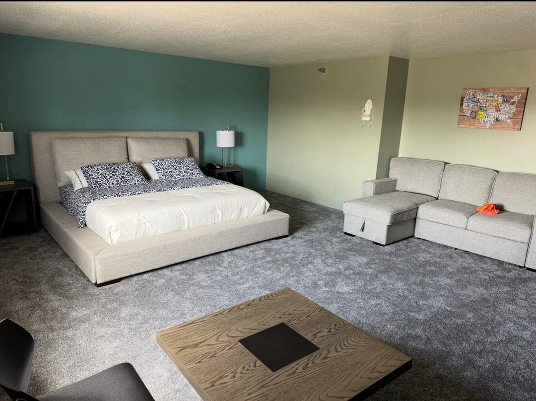 Hotel Fuzion Inn & Suites