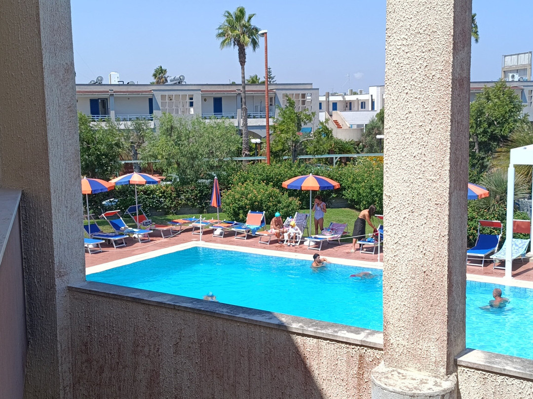 Sairon Village Pool And Beach主图