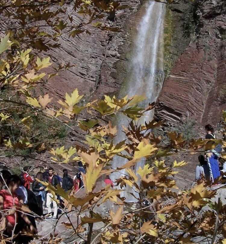 Shengjergji Waterfall-地拉那必去景点